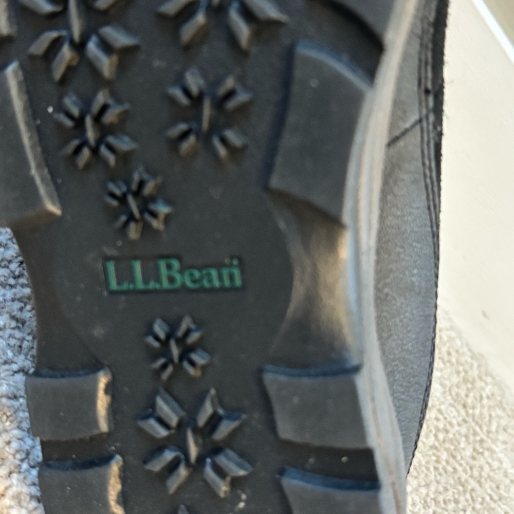LL Bean Women’s Black Primaloft Boots - size 9 - Picture 7 of 9